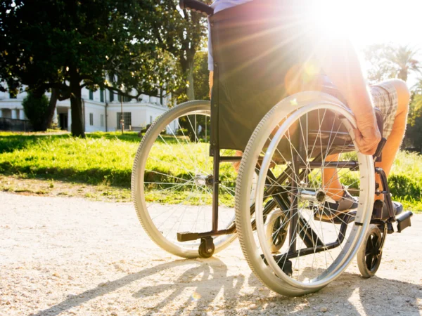 come calcolare la pendenza di una rampa per disabili